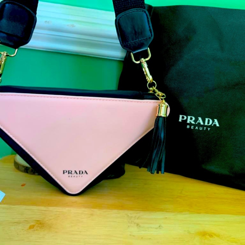 Prada - Picture 4 of 7